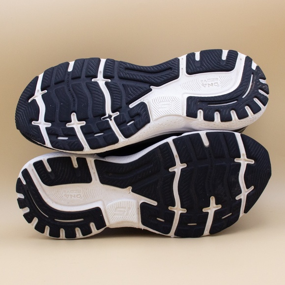 Brooks Ghost 15 Blackened Pearl Running Shoes 1203801D012 Women's Size 8 D Wide - Picture 8 of 8